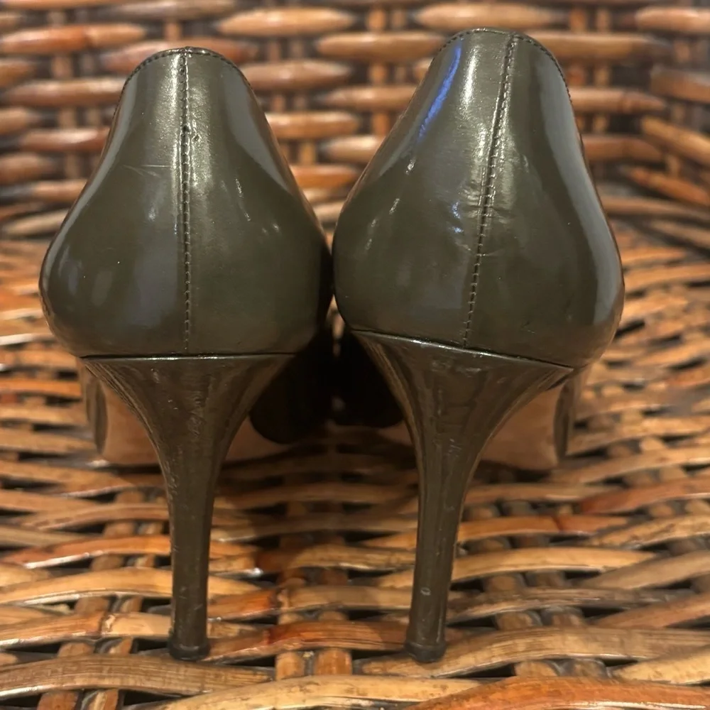 Kate Spade Dark Green Peep-Toe Heels in size 9.5 Made in Italy